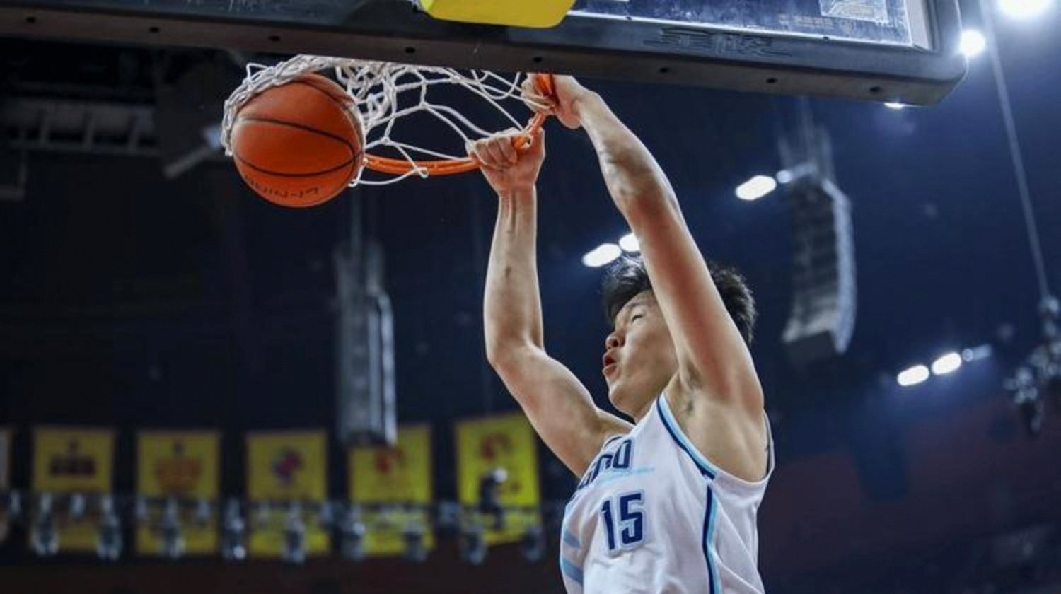 75%的酒精擦拭手机屏幕 75%的酒精擦拭手机屏幕